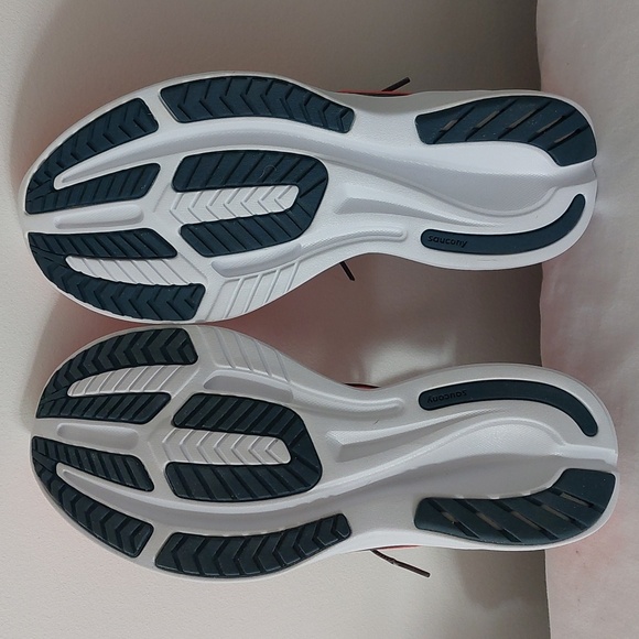 NWT Saucony Ride 15 Women - Picture 4 of 6